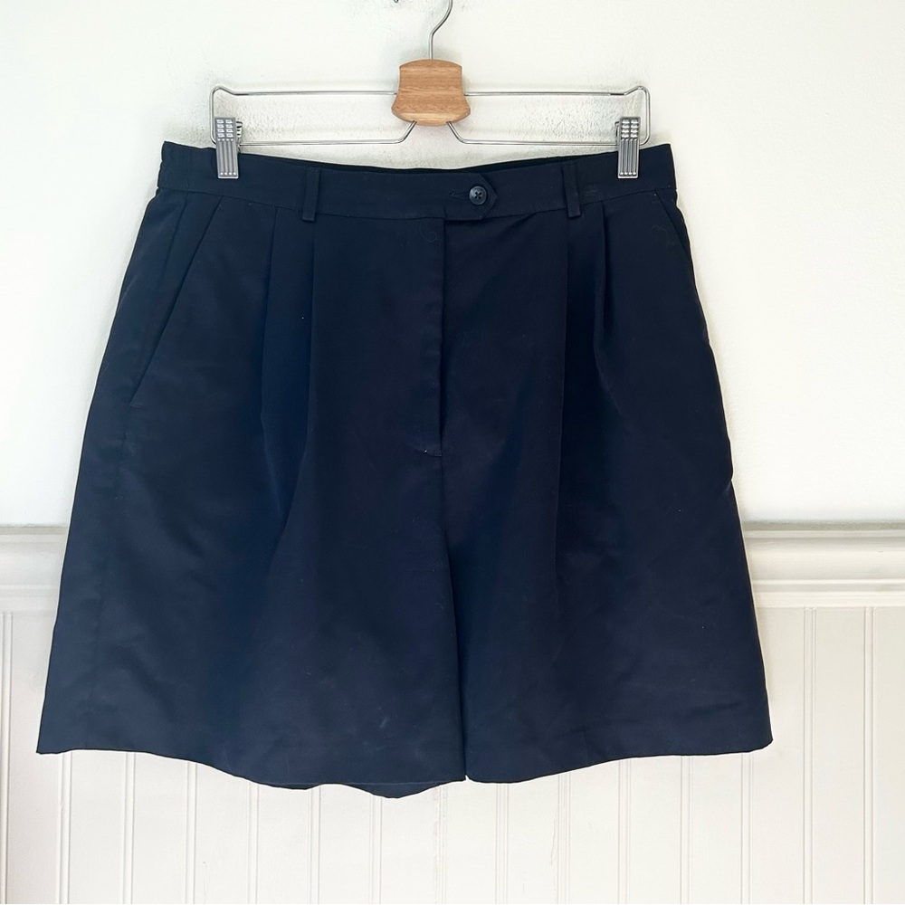 Izod Women's 14 Navy Blue Flat Front Shorts